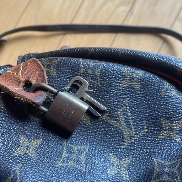 Vintage 40+ year old Speedy Louis Vuitton Bag - Picture 5 of 12